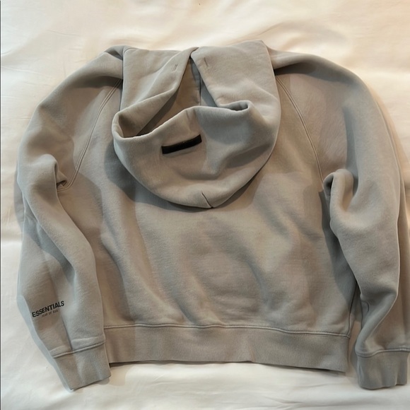 Essentials Sweatshirt - Picture 8 of 9